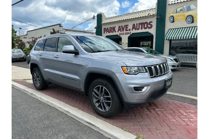 $13995 : 2018 Grand Cherokee Laredo E image 1