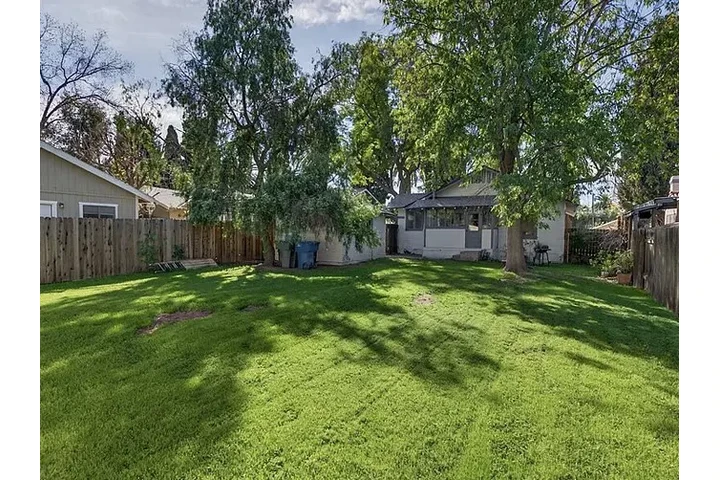 $1500 : HOUSE FOR RENT image 8