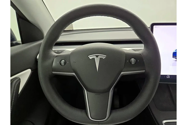$32998 : Tesla Model Y 2022 AWD Long image 10
