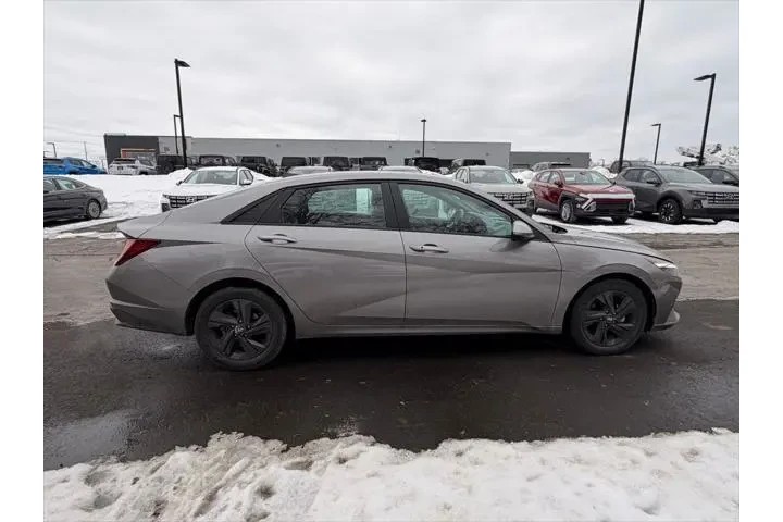 $18800 : Hyundai ELANTRA 2023 SEL 4dr image 2