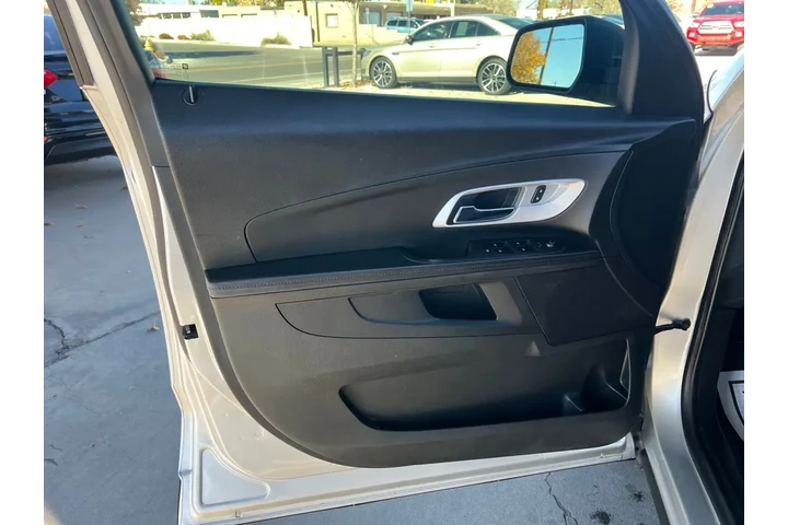 2015 Equinox LS 2WD image 10