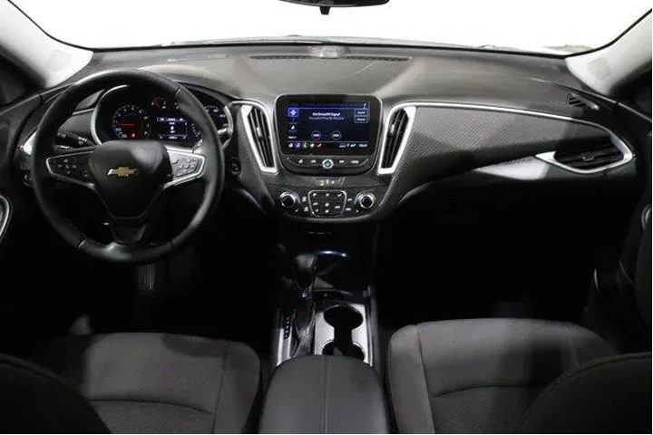 $20998 : Chevrolet Malibu 2023 LT 4dr image 2