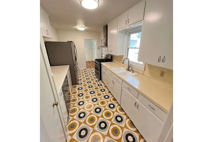 $1500 : Welcome to 1908 Aggie Lane a c image 4