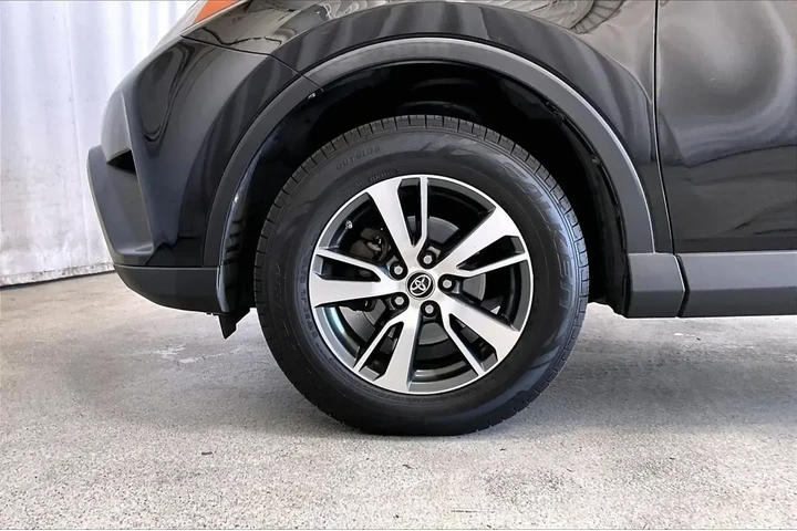 $15995 : Toyota RAV4 2016 XLE 4dr SUV image 6