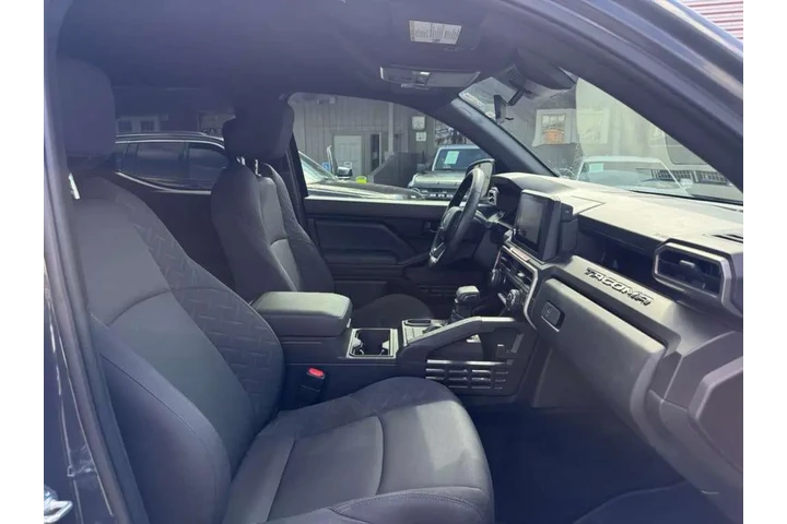 2025 Tacoma SR Double Cab 2WD image 10