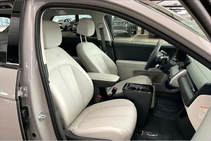 $39427 : Hyundai IONIQ 5 2025 Limited image 8