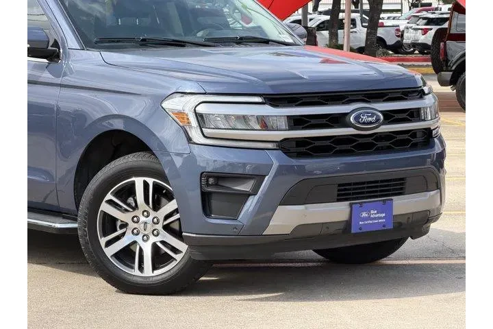 $37003 : Ford Expedition 2022 4x2 XLT image 2