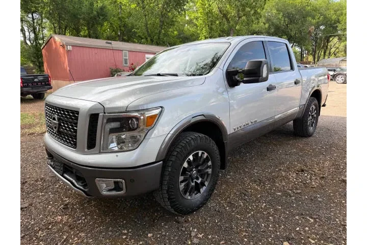 $22995 : 2018 Titan SV image 1