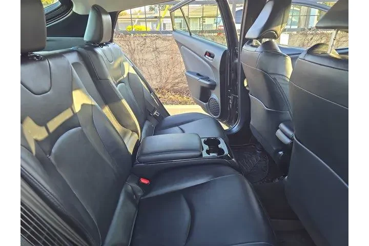 $17995 : Toyota Prius Prime 2017 Adva image 10