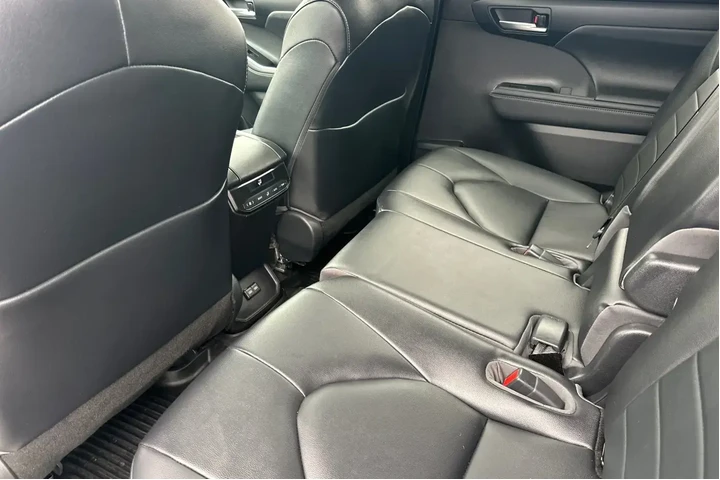 $35600 : Toyota Highlander 2023 AWD X image 8