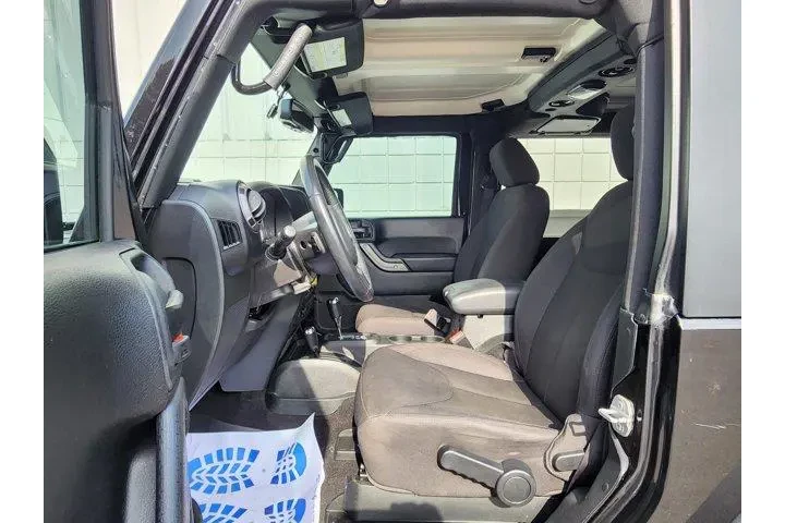 Jeep Wrangler 2017 4x4 Sport image 3