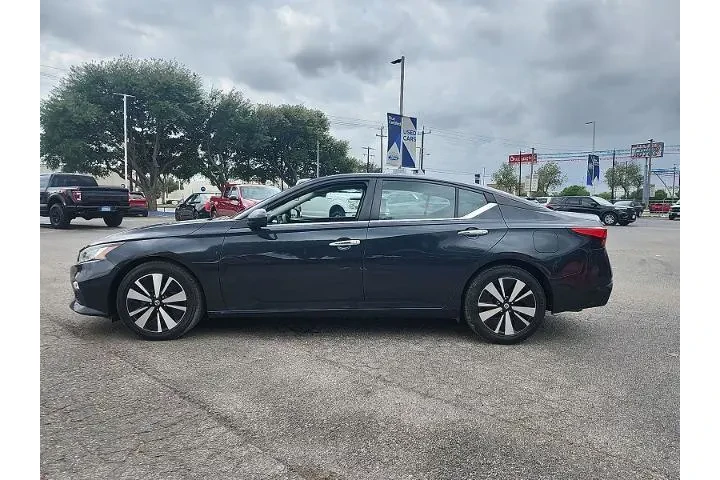 $15995 : Nissan Altima 2022 2.5 SV 4d image 4