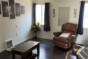 $950 : Nicely furnished house Burbank thumbnail