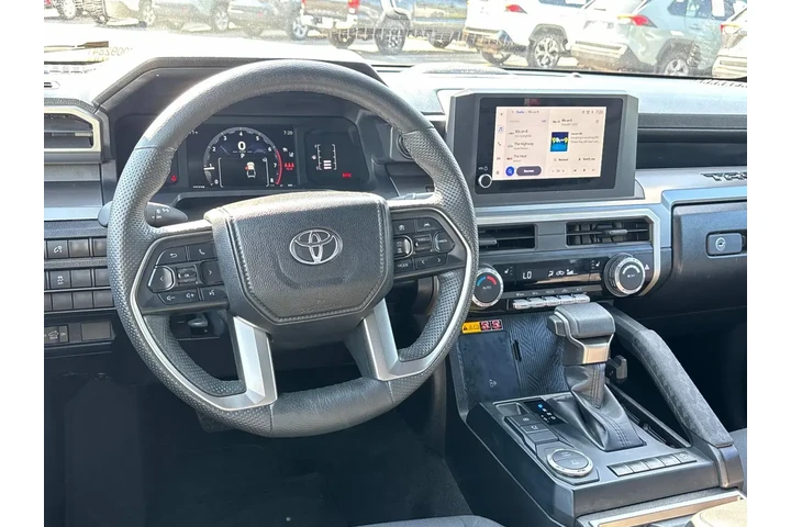 $32250 : Toyota Tacoma 2024 4x2 SR5 4 image 9