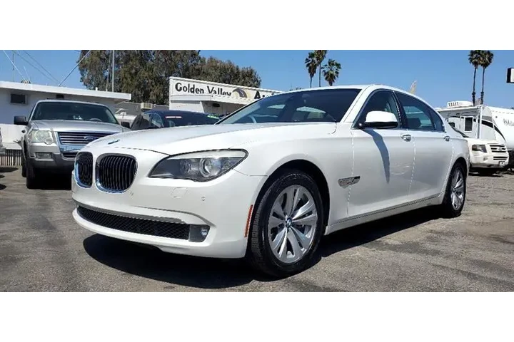$13499 : 2012 BMW 7-Series image 3