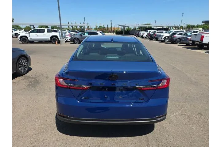 $34900 : Toyota Camry 2026 SE 4dr Sed image 5