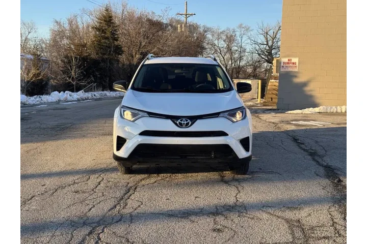 $14650 : 2016 RAV4 LE image 6
