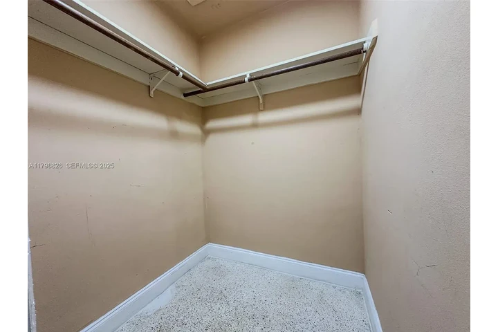 $1050 : Se Alquila Bueno Bonito Barato image 4