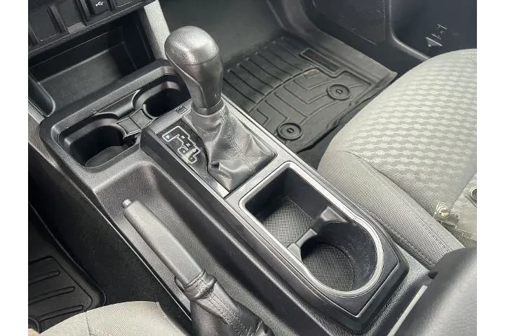 $20998 : Toyota Tacoma 2020 4x2 SR5 4 image 9