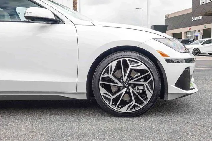 $28500 : Hyundai IONIQ 6 2023 Limited image 10