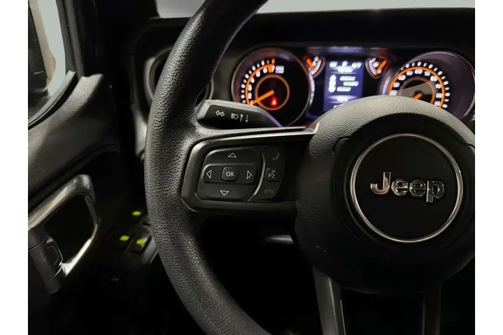 $30995 : Jeep Wrangler Unlimited 2022 image 10