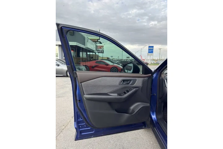 $19950 : 2021 Rogue S image 9