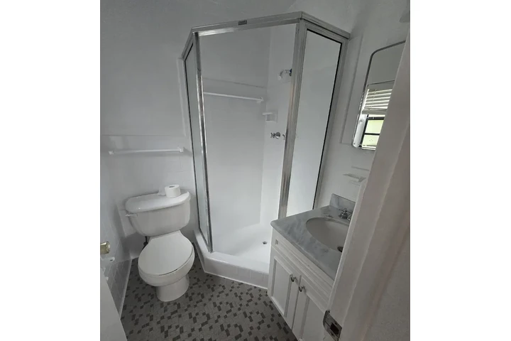 $1300 : Casa adosada de 3 d image 2
