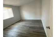 $1100 : For Rent – Remodeled 2-Bedroom thumbnail
