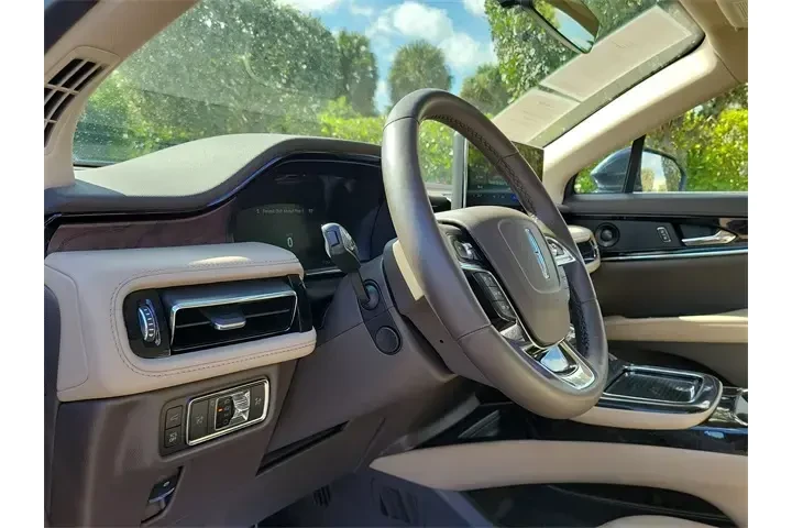 $32990 : Lincoln Nautilus 2022 AWD Re image 9