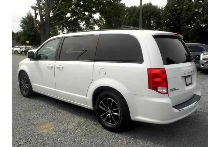 $10899 : 2019 Grand Caravan GT image 3