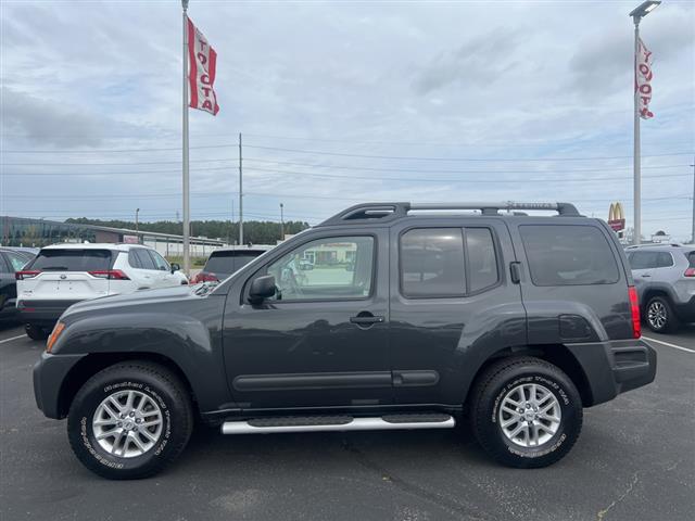 $20990 : PRE-OWNED 2015 NISSAN XTERRA S image 4