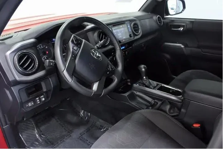 $240000 : TOYOTA TACOMA 2 016 image 3