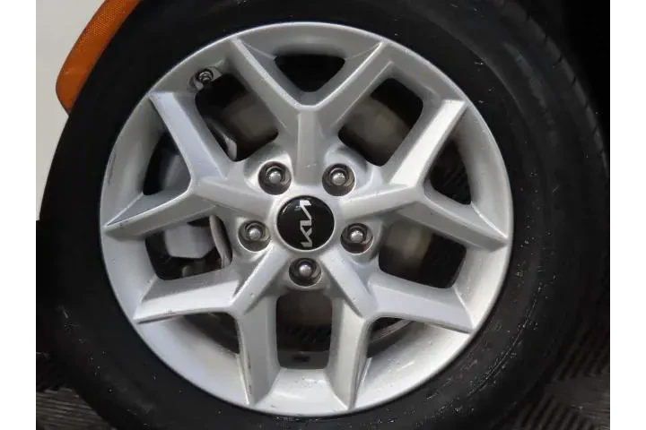 $18845 : Kia Soul 2024 S 4dr Crossove image 7