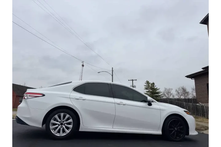 $17999 : 2020 Camry LE image 8