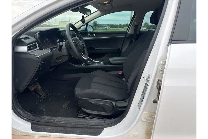 $15276 : Kia K5 2023 LXS 4dr Sedan image 10