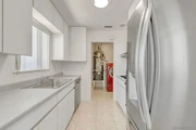 $1500 : La casa cuenta con ventanas thumbnail