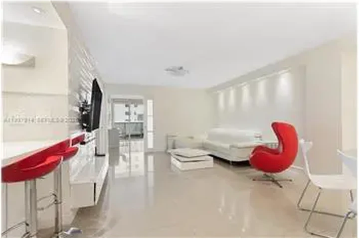 $4800 : Rental property with 2 bedro image 2