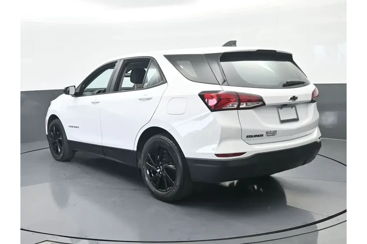 $16994 : Chevrolet Equinox 2024 LS 4d image 4