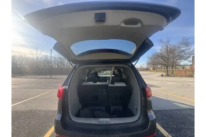 $6999 : 2017 Sedona LX image 8