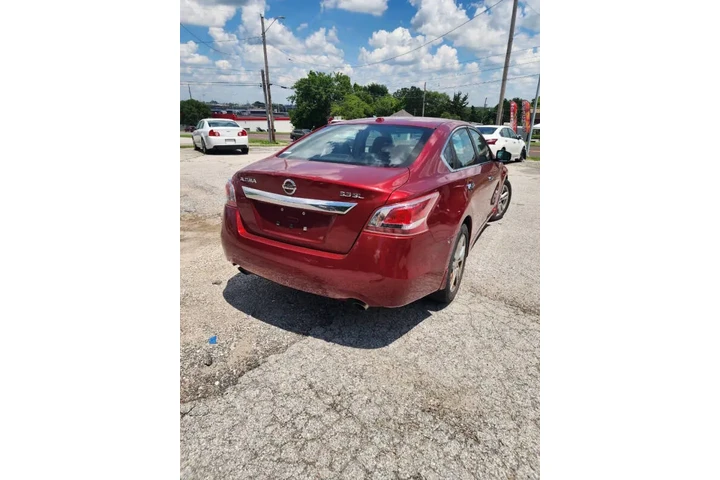 $7500 : 2013 Altima 3.5 SL image 3