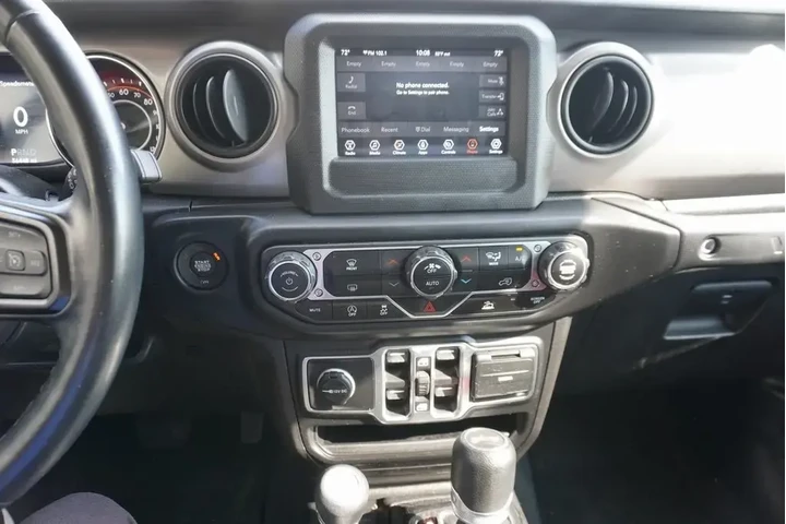 $29988 : Jeep Wrangler Unlimited 2021 image 9