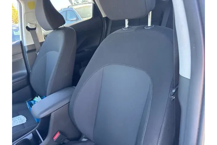 $22900 : Hyundai KONA 2024 SEL 4dr Cr image 6