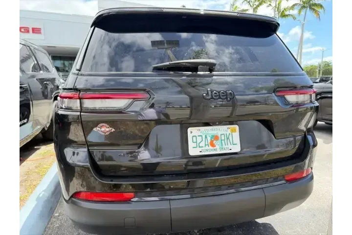 $25990 : Jeep Grand Cherokee L 2023 4 image 7