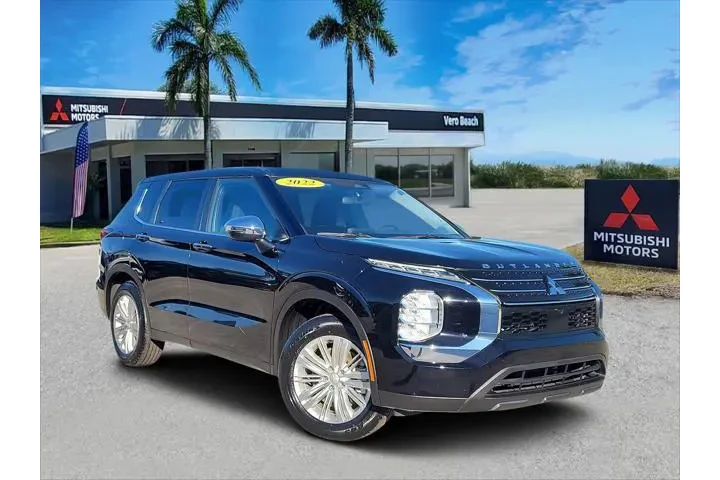 $17788 : Mitsubishi Outlander 2022 ES image 1