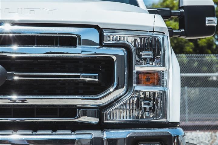 2022 Super Duty F-250 SRW LAR image 8