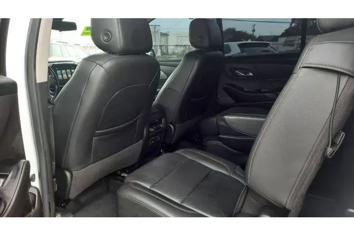 $12995 : 2019 Traverse LT Leather image 4