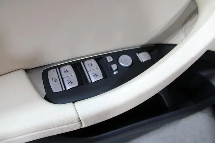 $34934 : BMW X3 2023 AWD xDrive30i 4d image 4