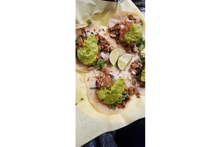 Taquisas 595 120 personas image 1