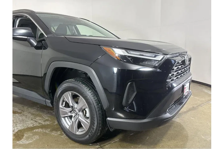 $32396 : Gold Certified2025 RAV4 HYBRI image 9