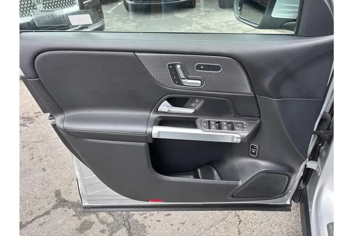 $28988 : Mercedes-Benz GLB 2023 GLB 2 image 8